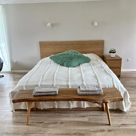 Reinuhome شقة *